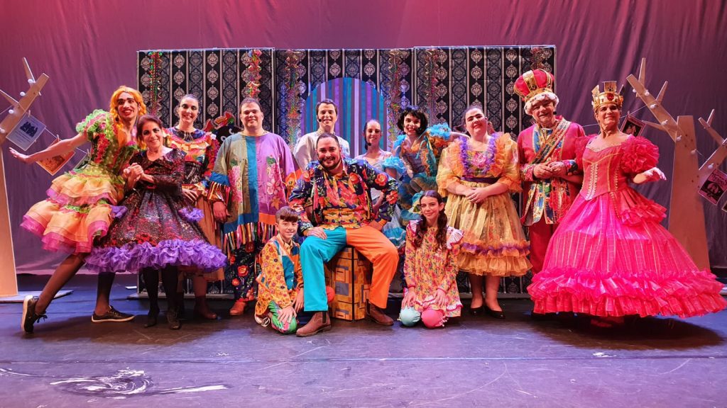 Elenco de Cinderela de Cordel, apresentada em 2022, pelo Grupo Teatral do CAP